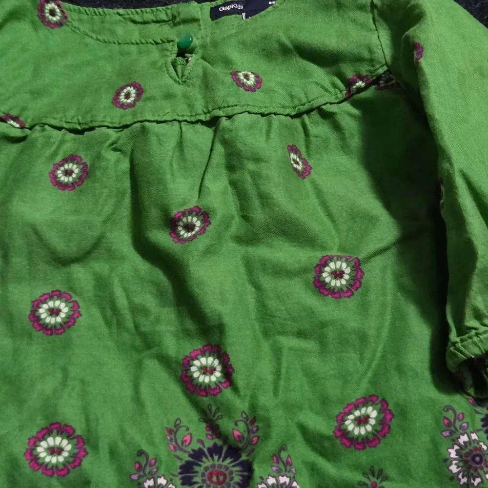 GAP stylish green
